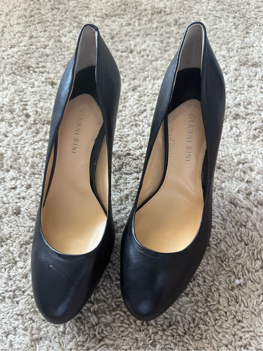 Gianni Bini Black Leather Round-Toe Pumps
